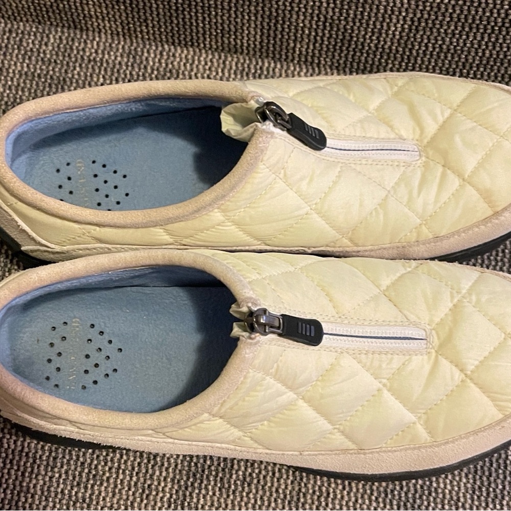 Lands' End Beige Quilted Zip Athletic Shoes - Picture 6 of 14